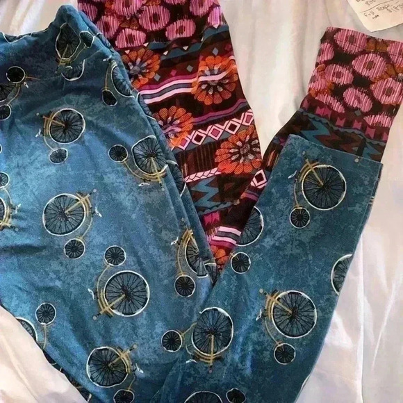 Lularoe TC‎ “unicorns” leggings bundle of 2pk! VGUC. Slight wear& pilling. - Picture 2 of 13